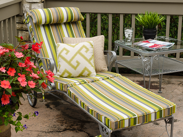 DIY Hinged Cushions for a Patio Lounge Chair